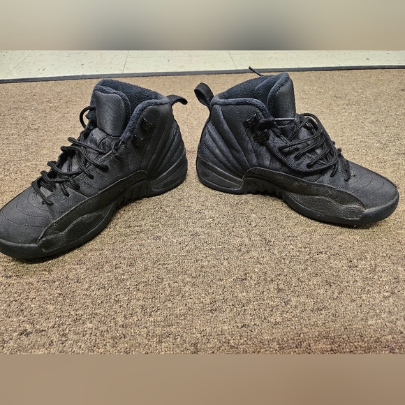 Air Jordan 12 Winterized Black Size 6y - Picture 5 of 7